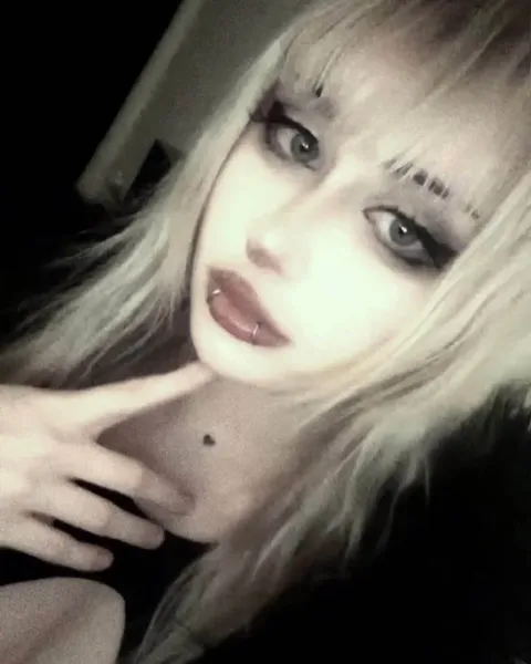 𝔰𝔱𝔢𝔢𝔩𝔠𝔥𝔞𝔦𝔫 - Onlyfans